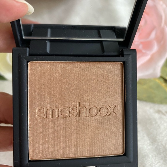 Smashbox HINT OF BRONZE POWDER 0.29 oz/ 8.5g - Picture 4 of 6